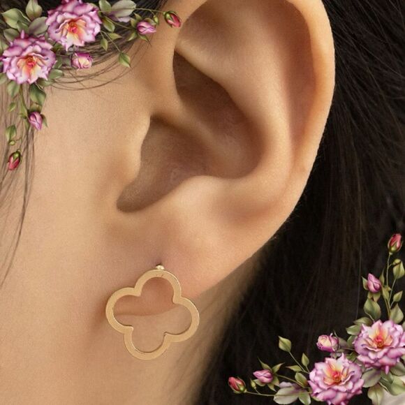 Flower Shaped Geometric Hollow Out Stud Earrings - Picture 13 of 13